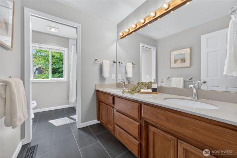 12610 NE 68th Place Kirkland WA 98033