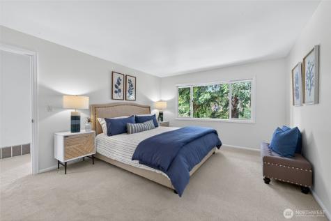12610 NE 68th Place Kirkland WA 98033