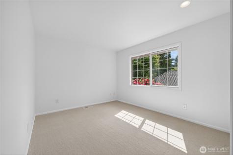 12610 NE 68th Place Kirkland WA 98033
