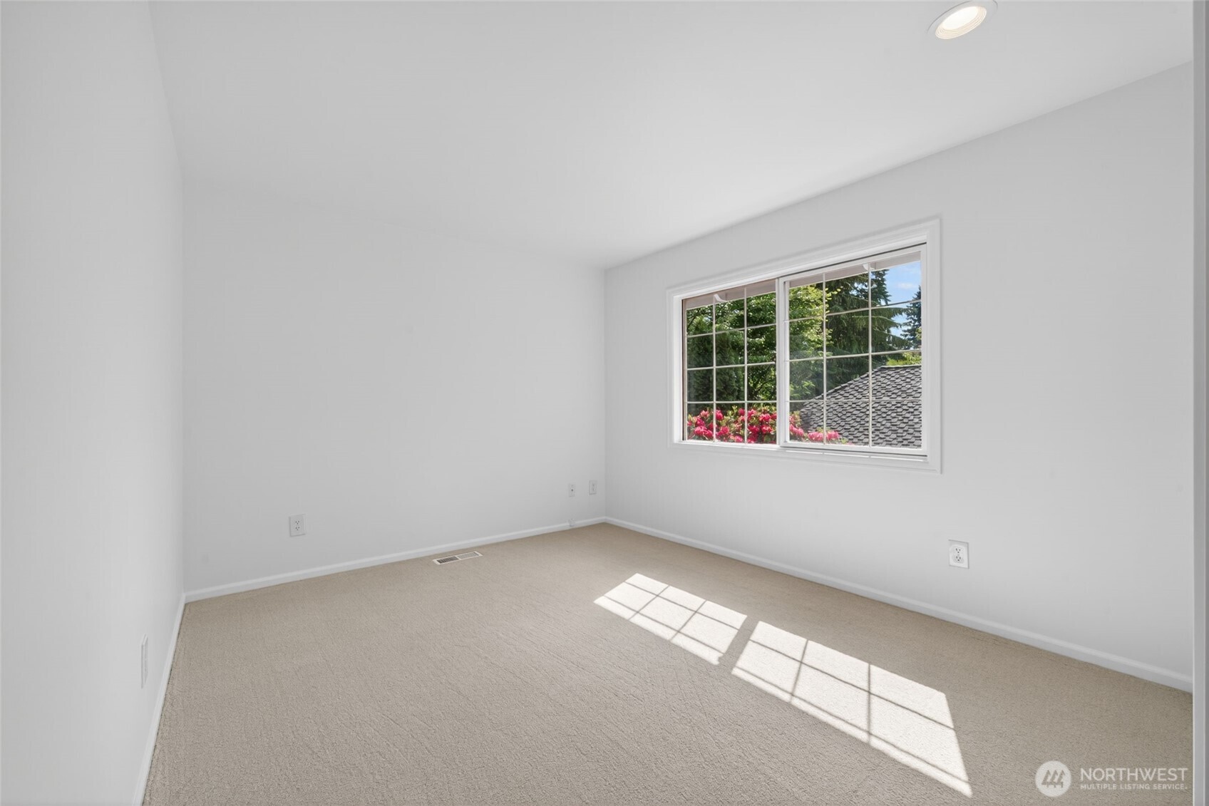 12610 NE 68th Place Kirkland WA 98033