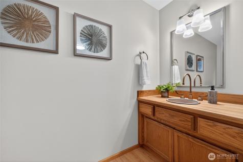 12610 NE 68th Place Kirkland WA 98033