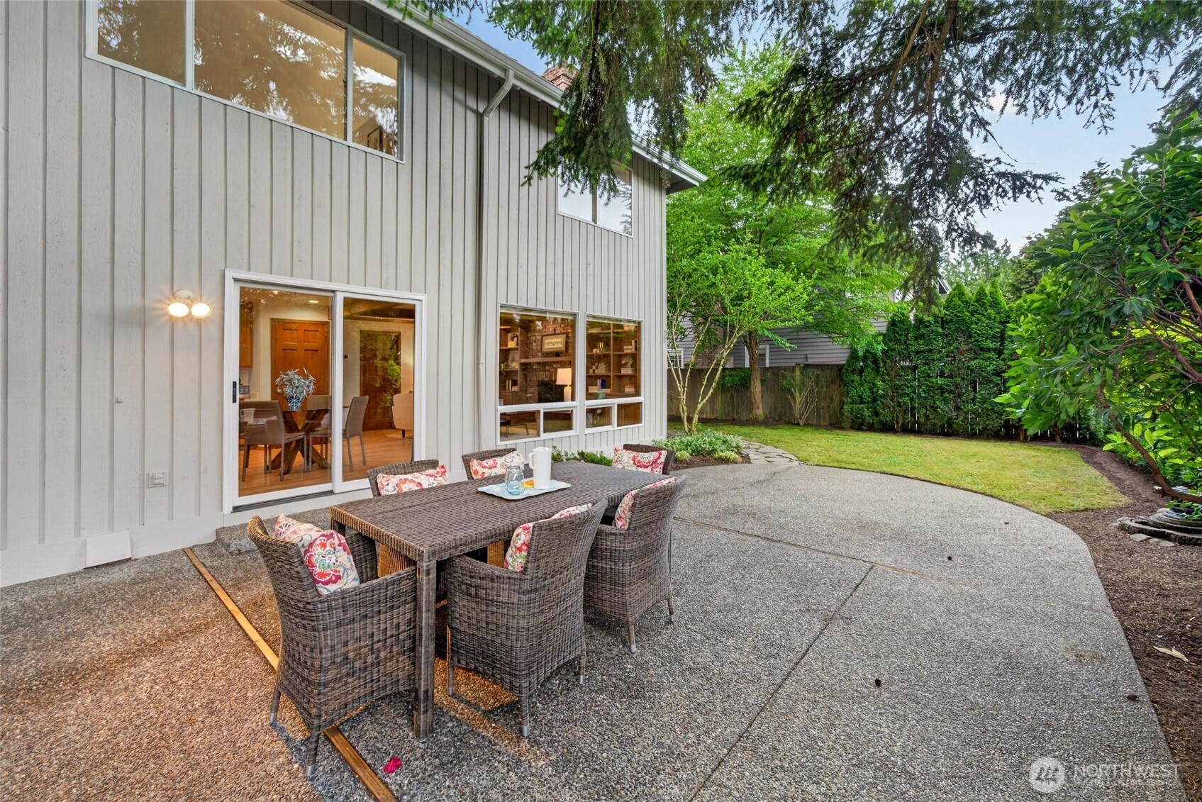 12610 NE 68th Place Kirkland WA 98033