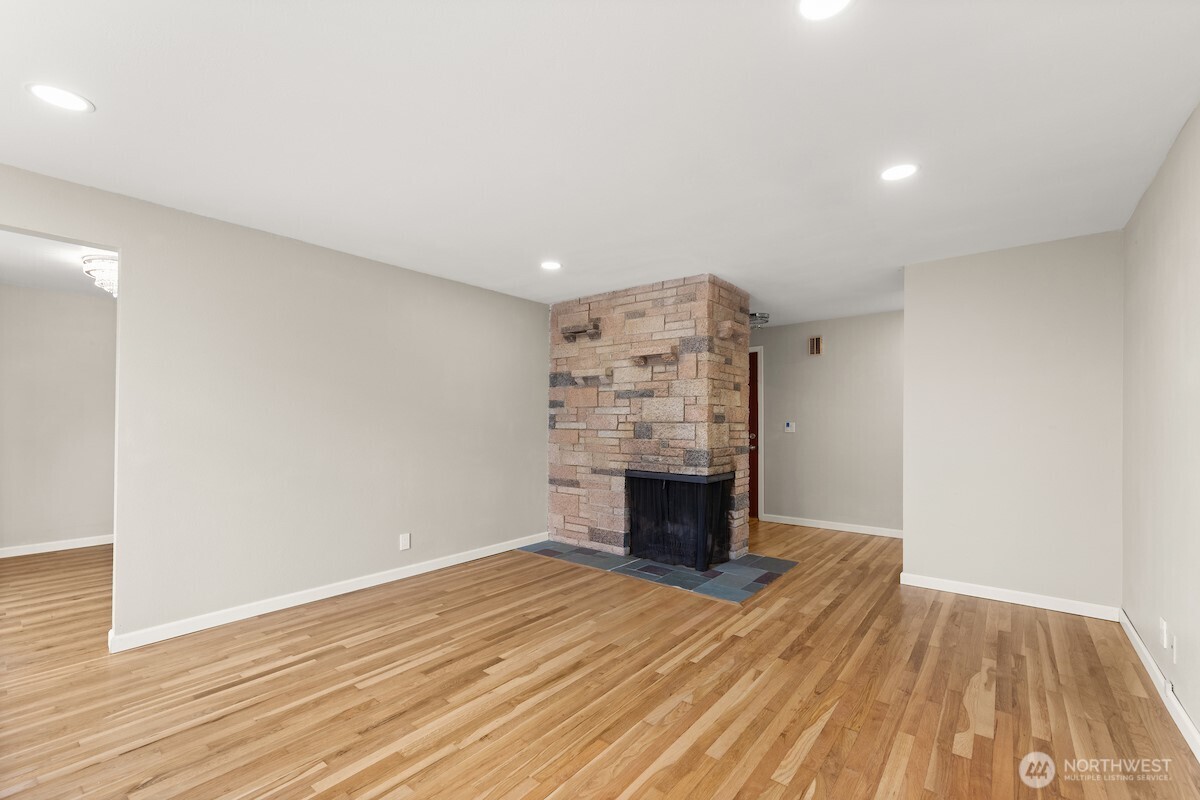 604 N 201st Street Shoreline WA 98133