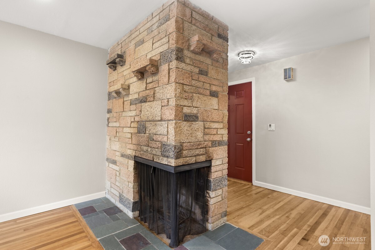 604 N 201st Street Shoreline WA 98133