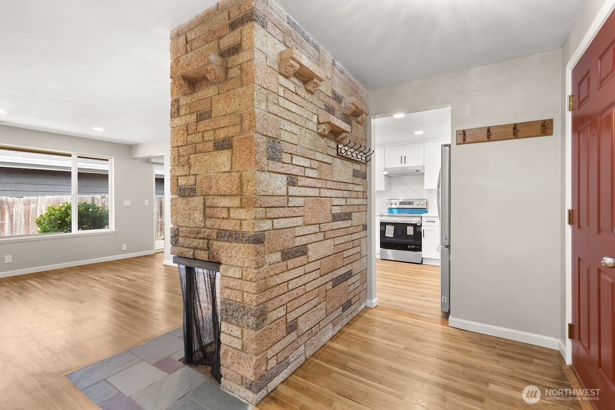 604 N 201st Street Shoreline WA 98133