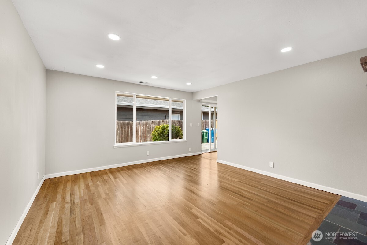604 N 201st Street Shoreline WA 98133