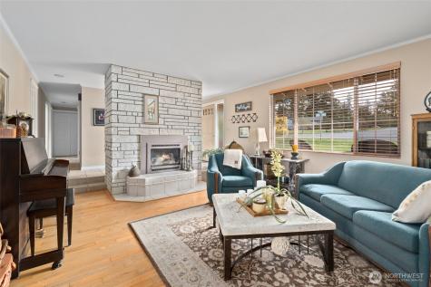 601 SW Thornberry Oak Harbor WA 98277