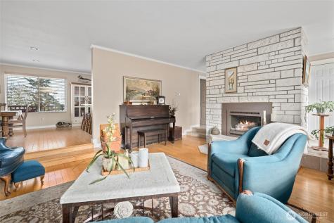 601 SW Thornberry Oak Harbor WA 98277