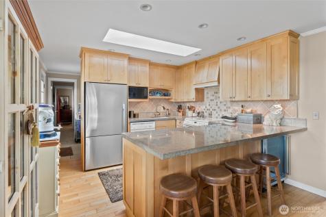 601 SW Thornberry Oak Harbor WA 98277