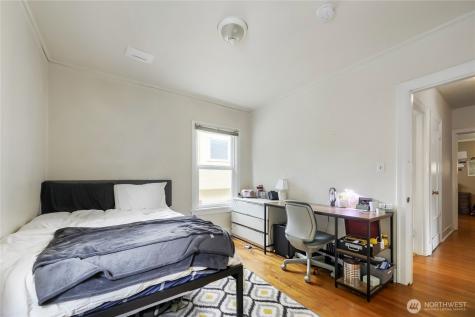 5755 25th Avenue NE Seattle WA 98105