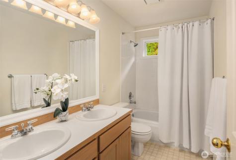 10330 NE 151st Place Bothell WA 98011