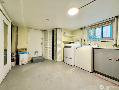 114 Wells Avenue S Renton WA 98057