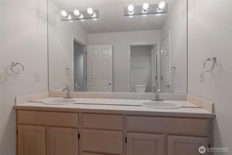 4131 205th Avenue SE Sammamish WA 98075