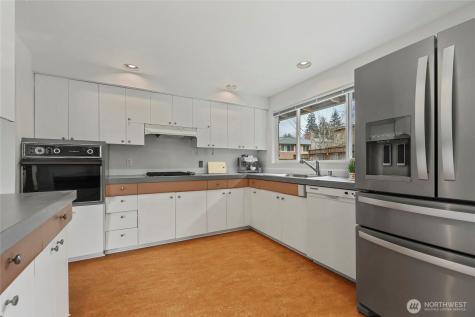 316 158th Place SE Bellevue WA 98008