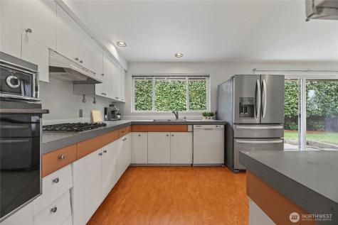 316 158th Place SE Bellevue WA 98008