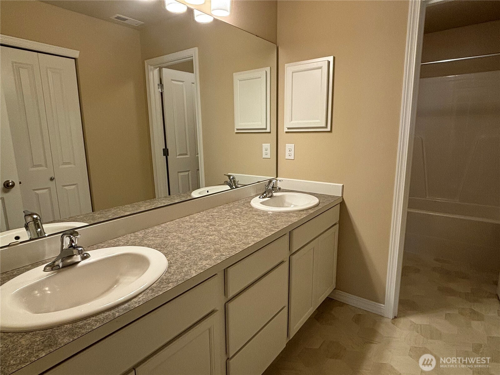 3676 SE Chesterton Drive Port Orchard WA 98366
