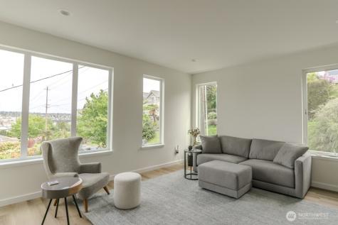 3625 13th Avenue W Seattle WA 98119