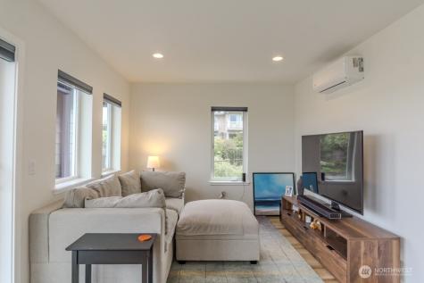 3625 13th Avenue W Seattle WA 98119
