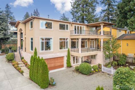 9426 Lake Washington Boulevard NE Bellevue WA 98004