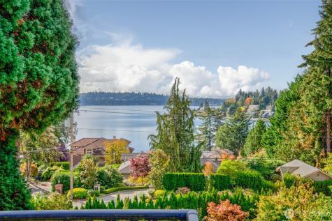 9426 Lake Washington Boulevard NE Bellevue WA 98004
