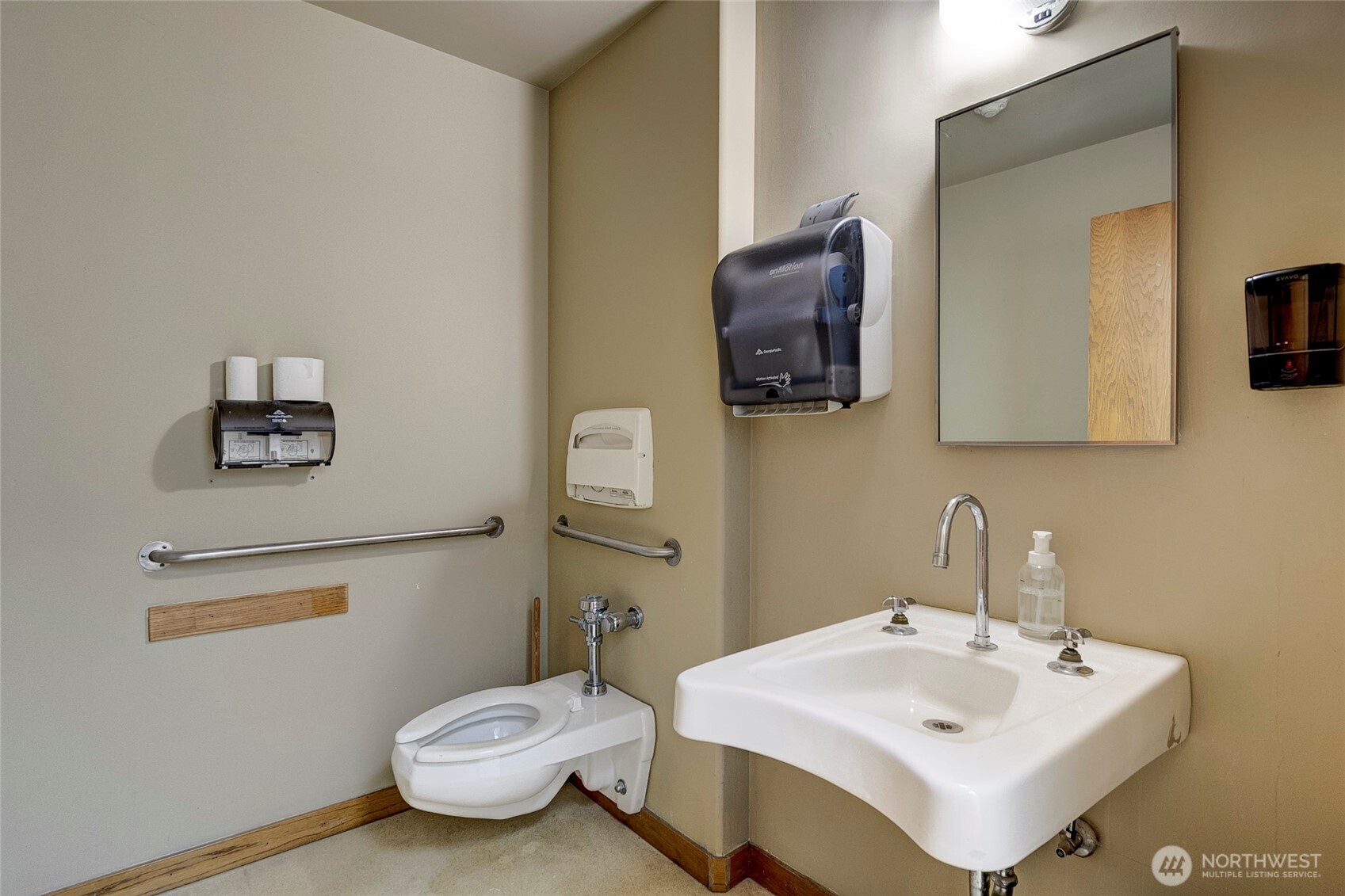 275 SE Pioneer Way Oak Harbor WA 98277