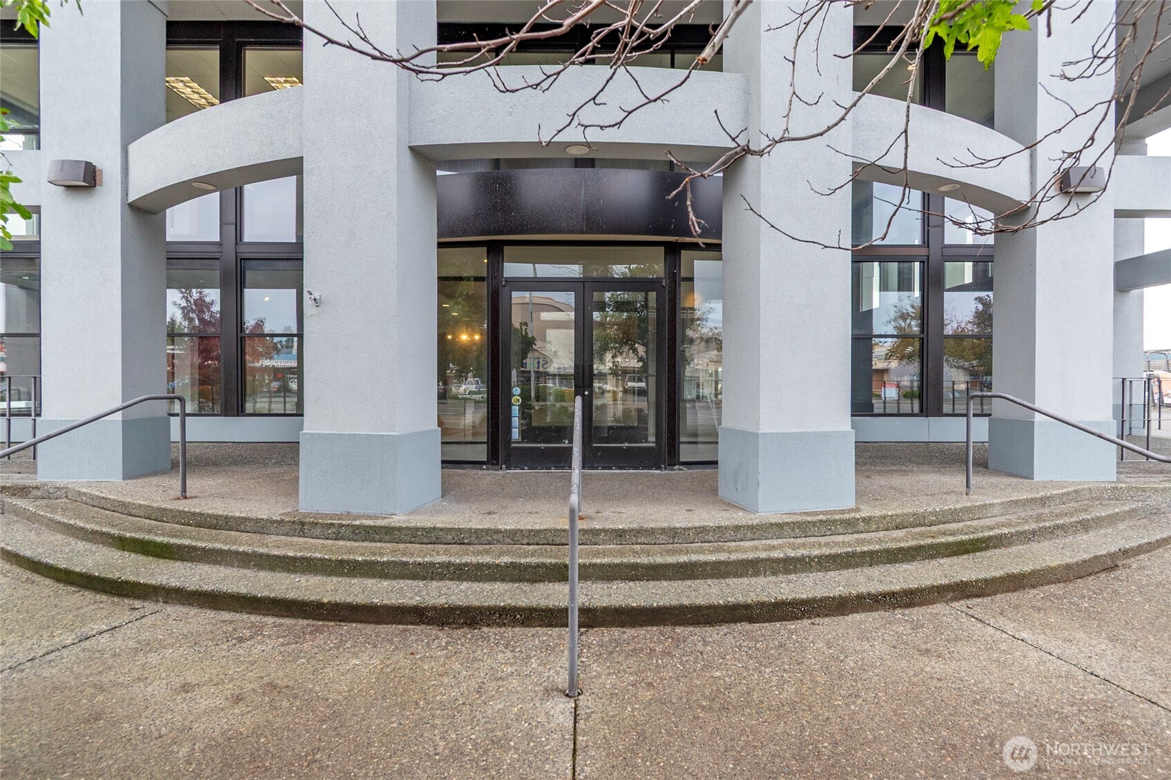 275 SE Pioneer Way Oak Harbor WA 98277