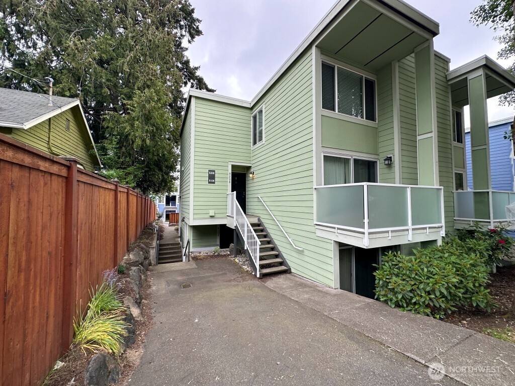 8800 20th Avenue NE Seattle WA 98115