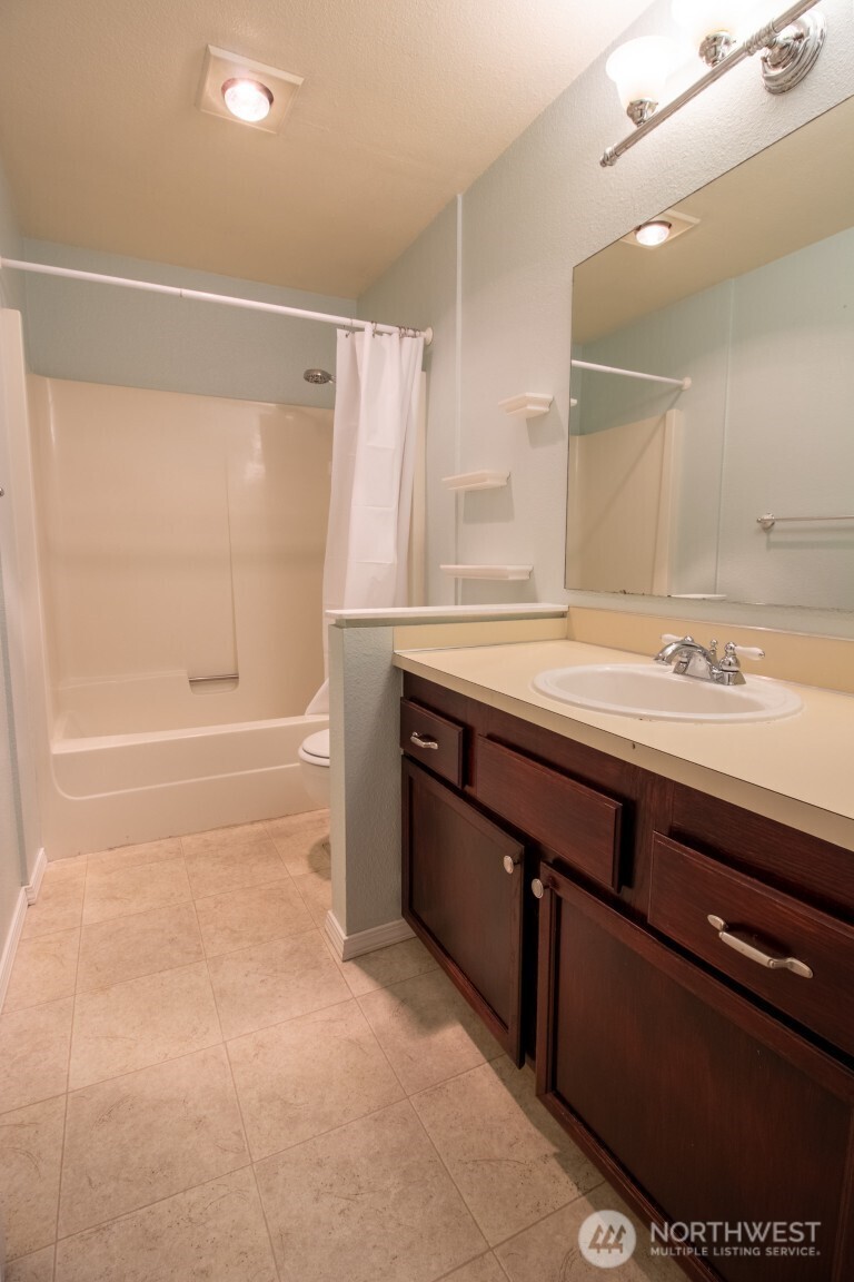 8800 20th Avenue NE Seattle WA 98115