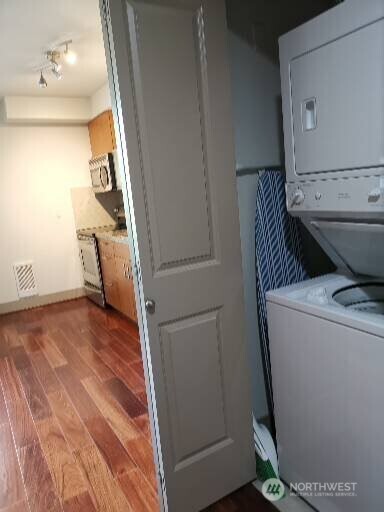 4547 8th Avenue NE Seattle WA 98105