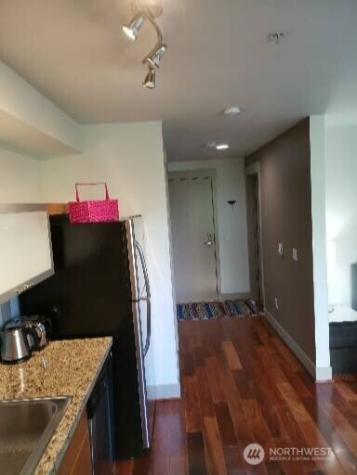 4547 8th Avenue NE Seattle WA 98105