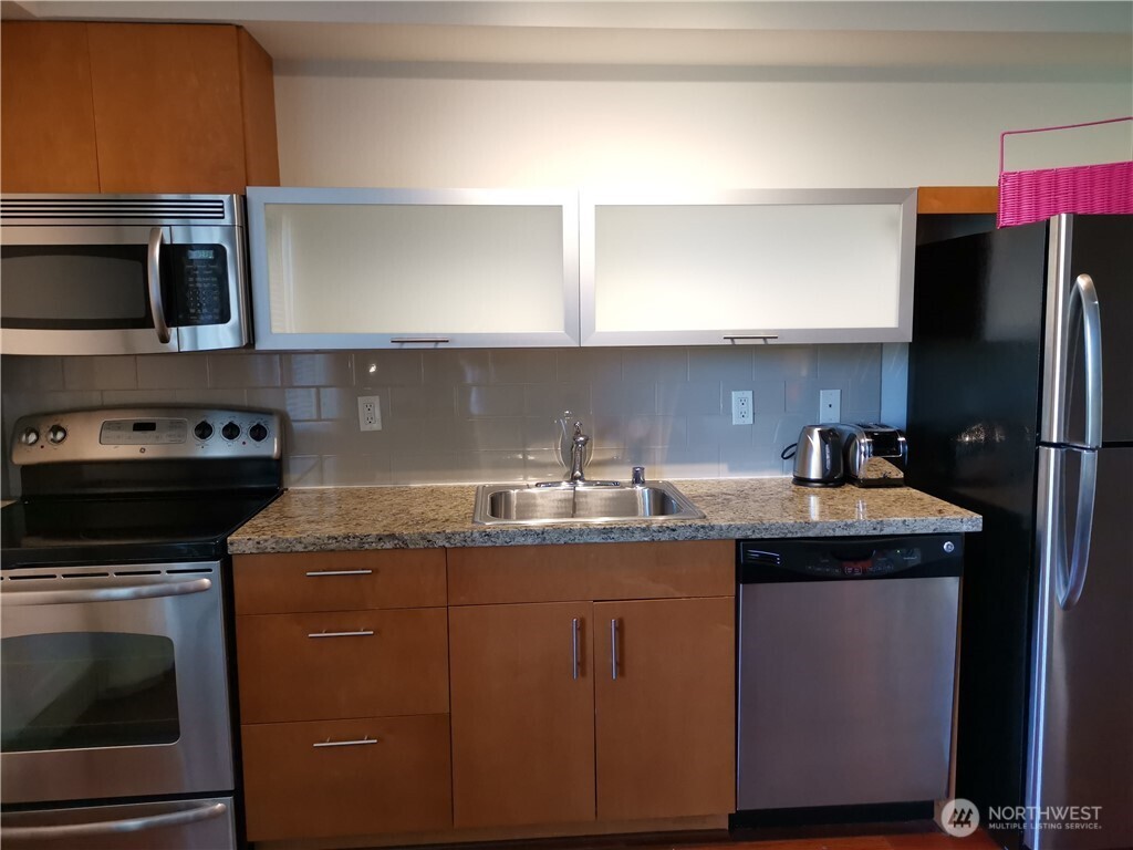 4547 8th Avenue NE Seattle WA 98105