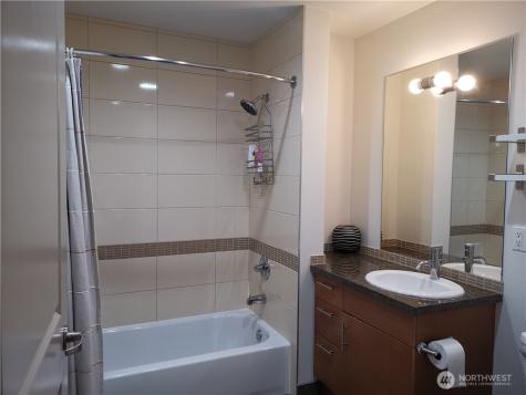 4547 8th Avenue NE Seattle WA 98105