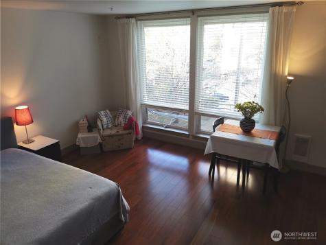 4547 8th Avenue NE Seattle WA 98105