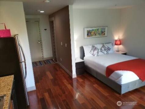 4547 8th Avenue NE Seattle WA 98105
