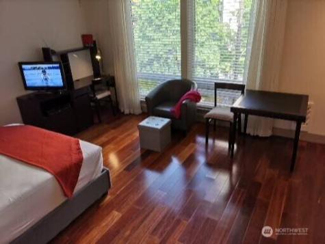 4547 8th Avenue NE Seattle WA 98105