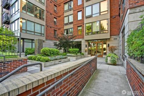 4547 8th Avenue NE Seattle WA 98105