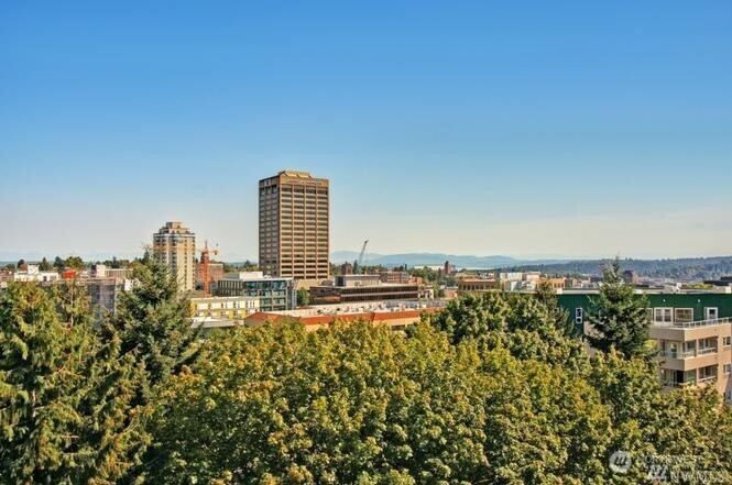 4547 8th Avenue NE Seattle WA 98105