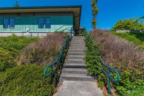 380 SE Barrington Drive Oak Harbor WA 98277