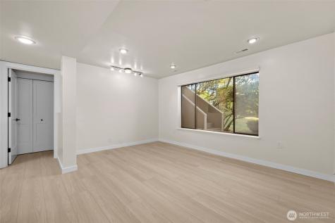 917 N 100th Street Seattle WA 98133