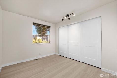 917 N 100th Street Seattle WA 98133