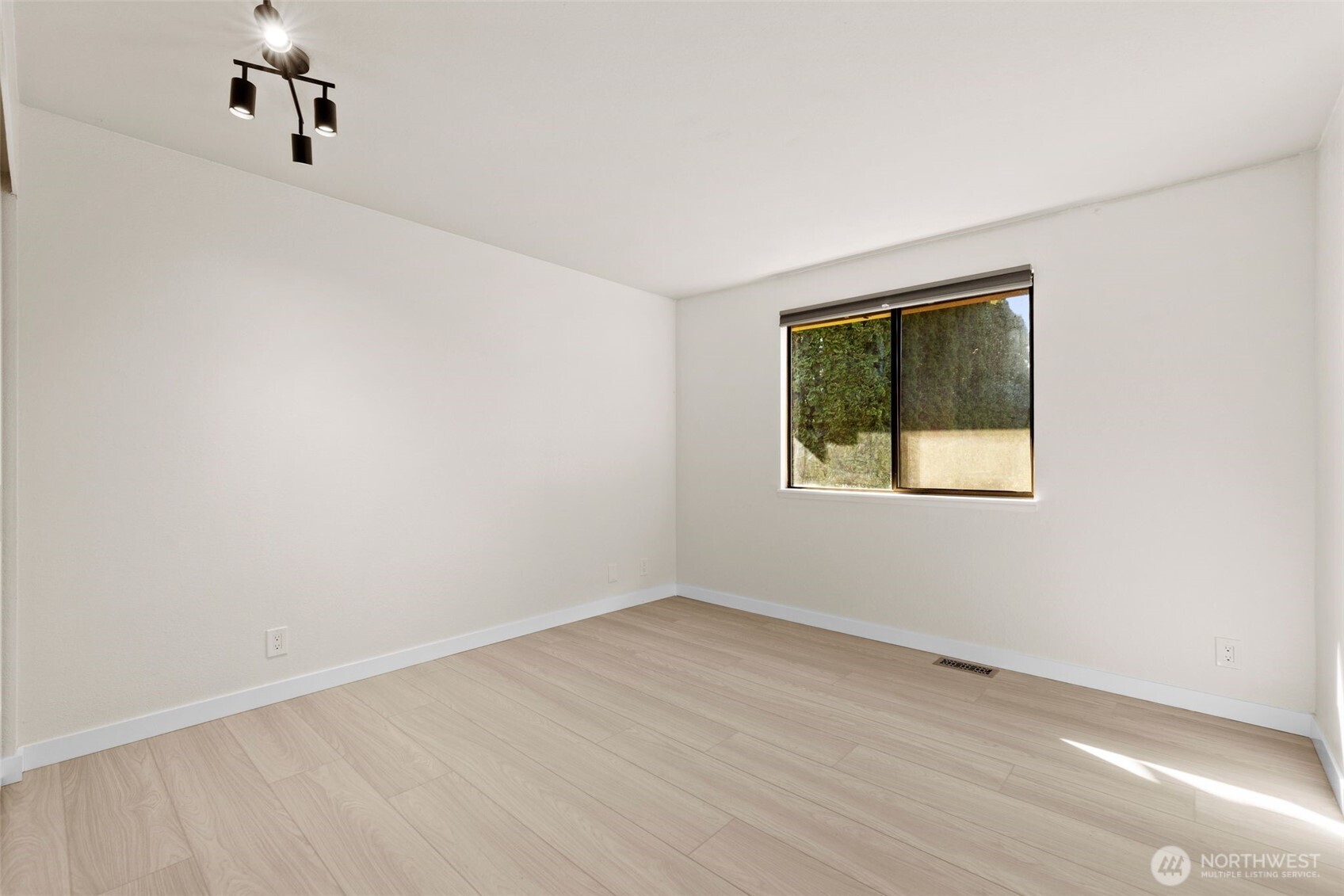 917 N 100th Street Seattle WA 98133