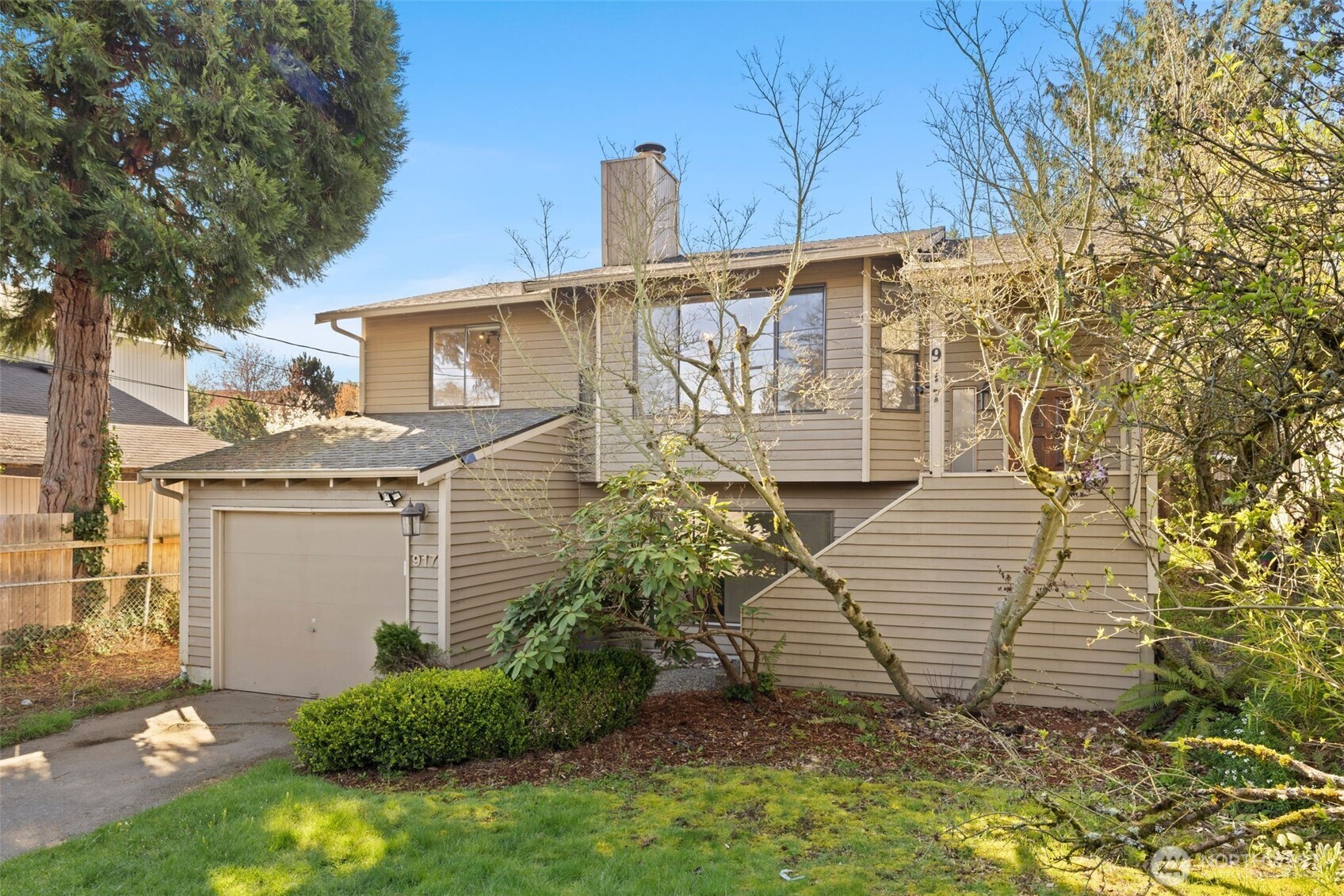 917 N 100th Street Seattle WA 98133