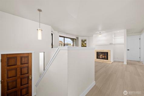 917 N 100th Street Seattle WA 98133
