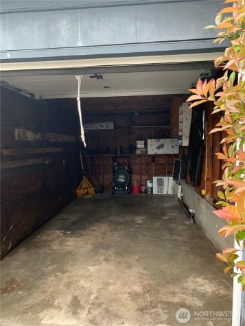 5905 11TH Seattle WA 98107