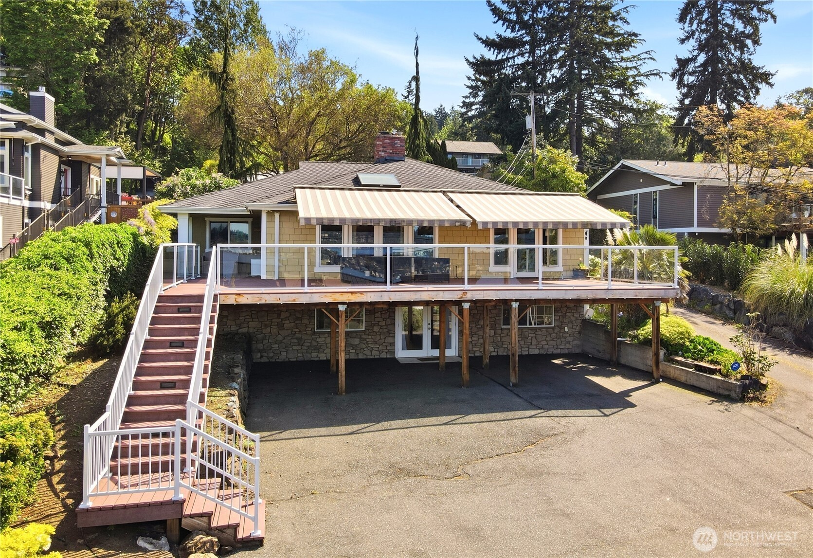 12704 Holmes Point Drive NE Kirkland WA 98034