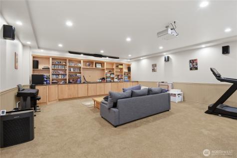 12704 Holmes Point Drive NE Kirkland WA 98034
