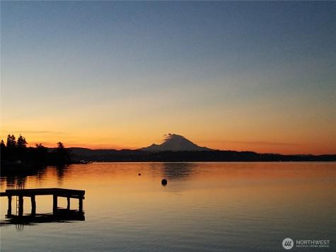 12704 Holmes Point Drive NE Kirkland WA 98034