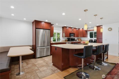 12704 Holmes Point Drive NE Kirkland WA 98034