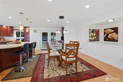 12704 Holmes Point Drive NE Kirkland WA 98034