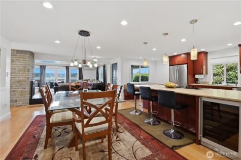12704 Holmes Point Drive NE Kirkland WA 98034